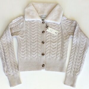 Pink Rose cropped cableknit cardigan with faux fur collar. Magi stone Small. NWT